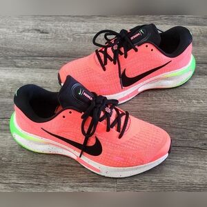 **NEW, SOLD OUT** Nike Journey Run Size 9 Bright Neon HOT PUNCH Guava Ice Black